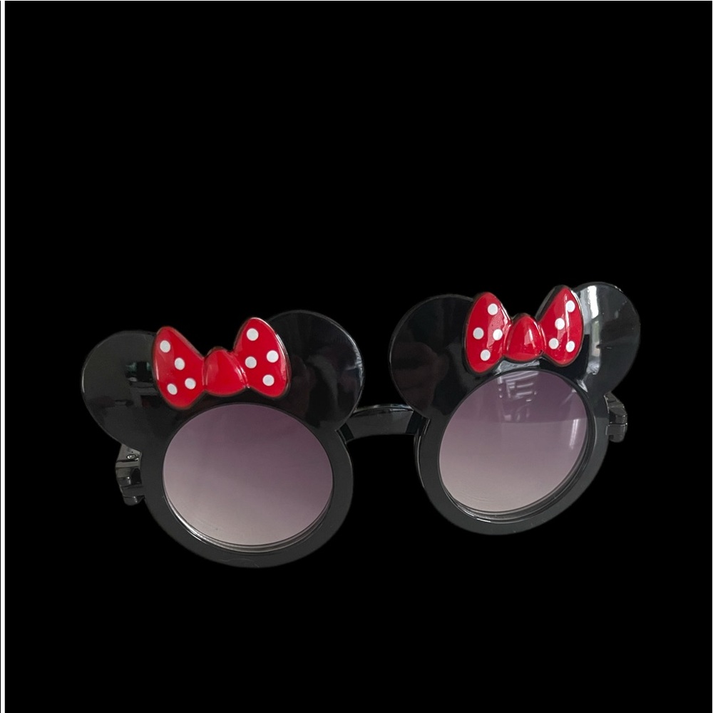 Cute toddler Minnie Mouse sunglasses new, no tags